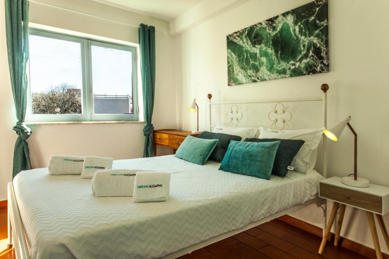 B20 - Sun And Pool Apartment ลากอส ภายนอก รูปภาพ